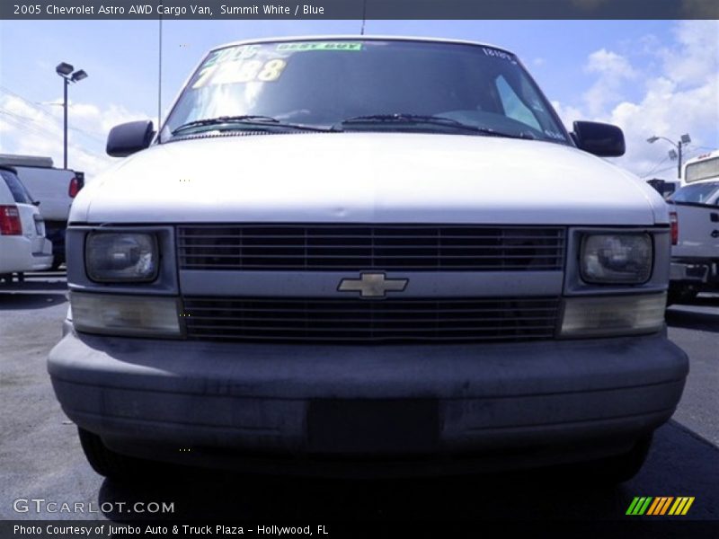 Summit White / Blue 2005 Chevrolet Astro AWD Cargo Van
