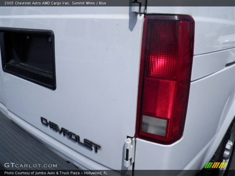 Summit White / Blue 2005 Chevrolet Astro AWD Cargo Van