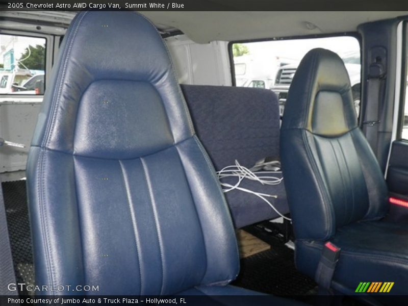  2005 Astro AWD Cargo Van Blue Interior