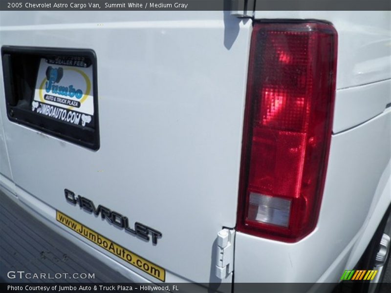 Summit White / Medium Gray 2005 Chevrolet Astro Cargo Van