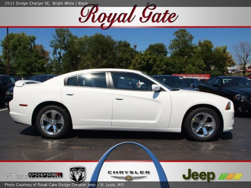 Bright White / Black 2013 Dodge Charger SE