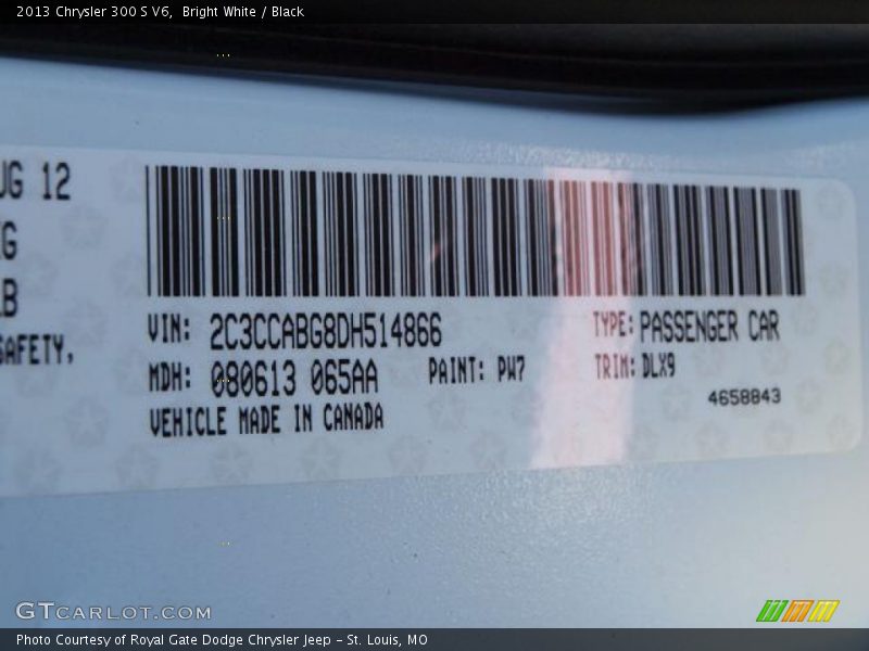 Bright White / Black 2013 Chrysler 300 S V6