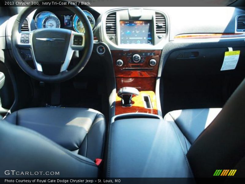 Ivory Tri-Coat Pearl / Black 2013 Chrysler 300