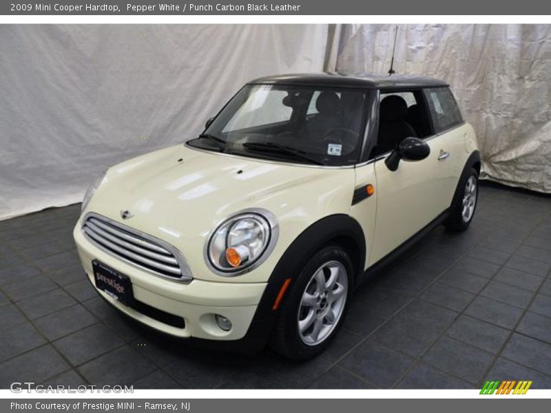 Pepper White / Punch Carbon Black Leather 2009 Mini Cooper Hardtop