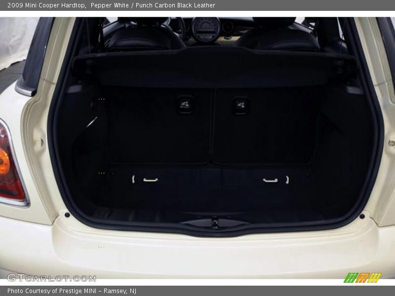 Pepper White / Punch Carbon Black Leather 2009 Mini Cooper Hardtop