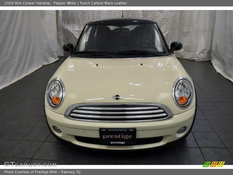 Pepper White / Punch Carbon Black Leather 2009 Mini Cooper Hardtop