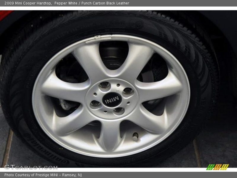 Pepper White / Punch Carbon Black Leather 2009 Mini Cooper Hardtop