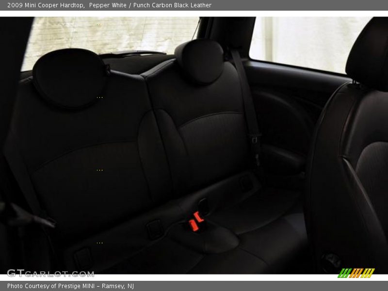 Pepper White / Punch Carbon Black Leather 2009 Mini Cooper Hardtop