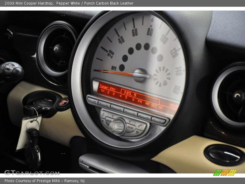 Pepper White / Punch Carbon Black Leather 2009 Mini Cooper Hardtop