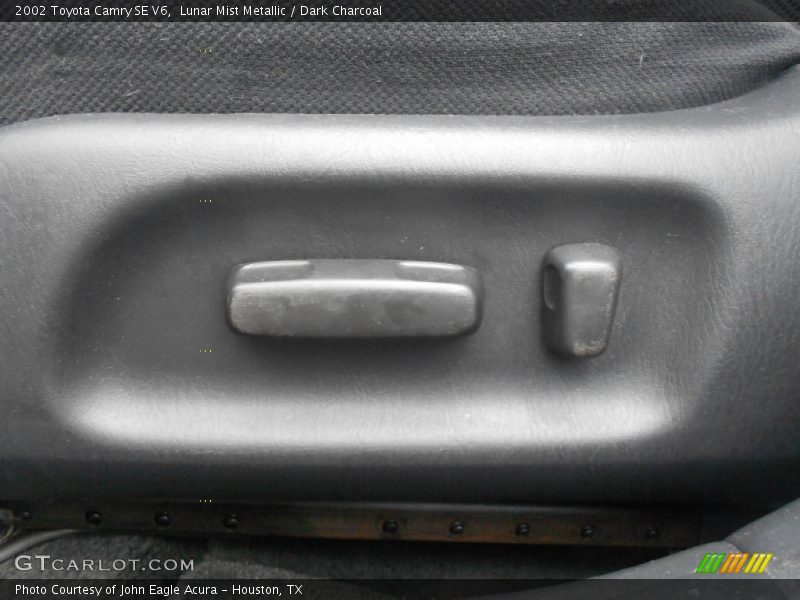 Lunar Mist Metallic / Dark Charcoal 2002 Toyota Camry SE V6