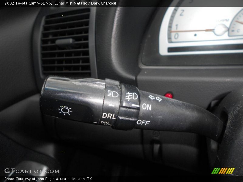 Lunar Mist Metallic / Dark Charcoal 2002 Toyota Camry SE V6