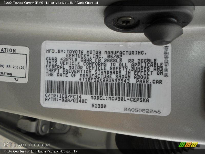 Lunar Mist Metallic / Dark Charcoal 2002 Toyota Camry SE V6