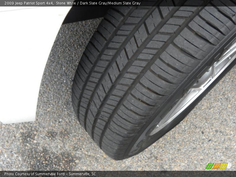 Stone White / Dark Slate Gray/Medium Slate Gray 2009 Jeep Patriot Sport 4x4