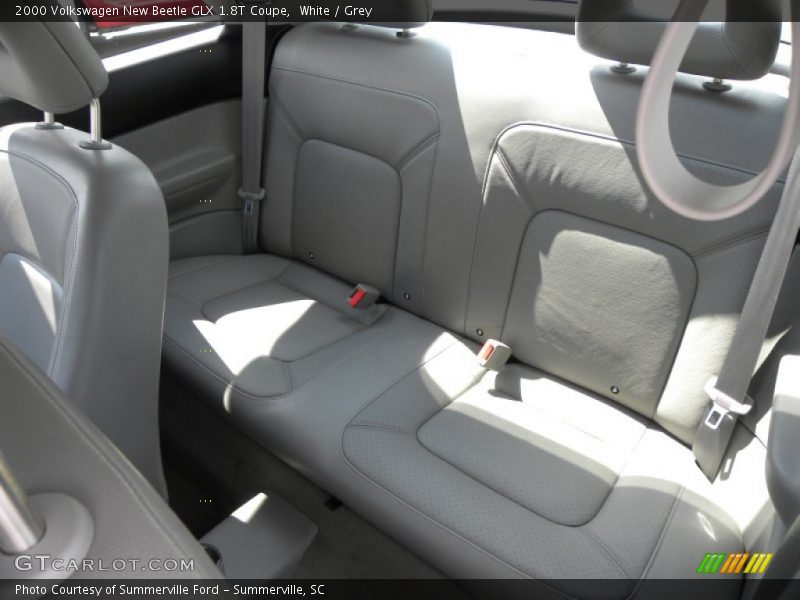 White / Grey 2000 Volkswagen New Beetle GLX 1.8T Coupe