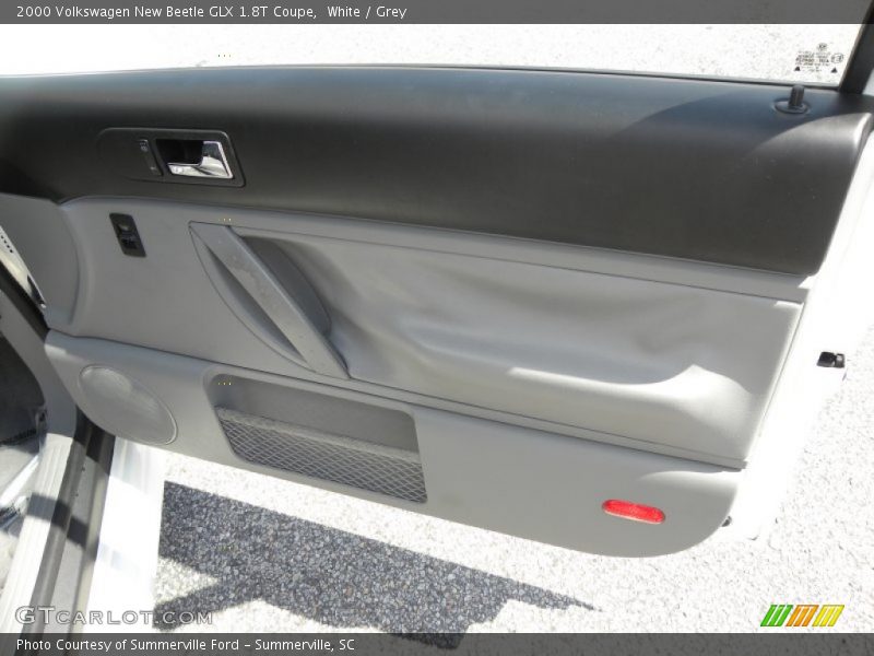 White / Grey 2000 Volkswagen New Beetle GLX 1.8T Coupe