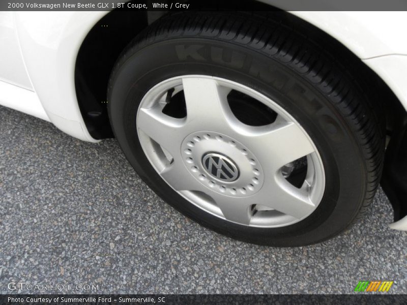 White / Grey 2000 Volkswagen New Beetle GLX 1.8T Coupe