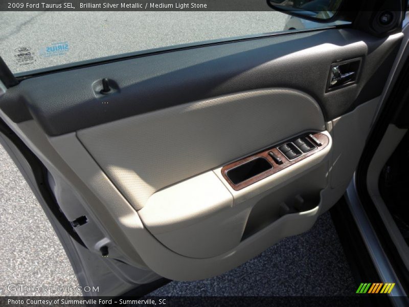 Brilliant Silver Metallic / Medium Light Stone 2009 Ford Taurus SEL