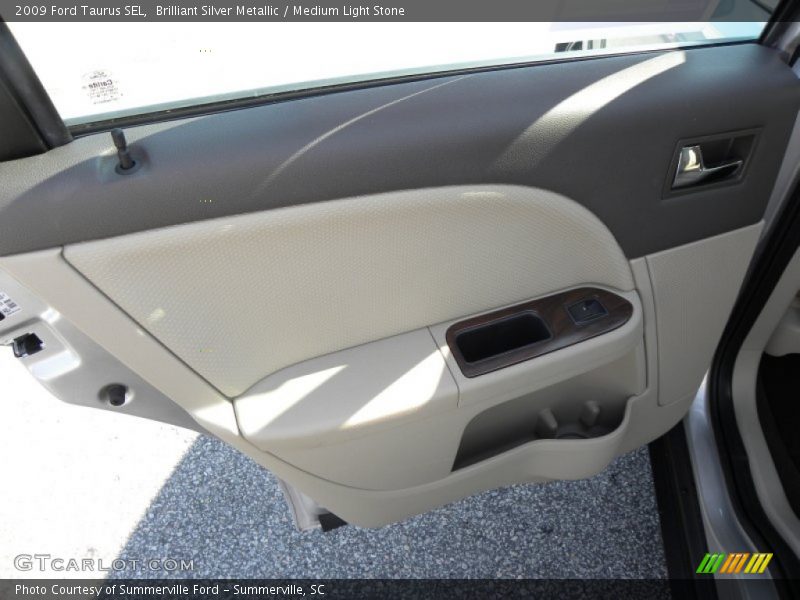 Brilliant Silver Metallic / Medium Light Stone 2009 Ford Taurus SEL