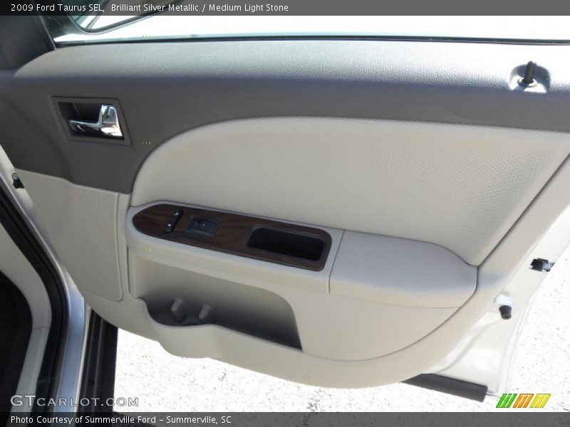 Brilliant Silver Metallic / Medium Light Stone 2009 Ford Taurus SEL