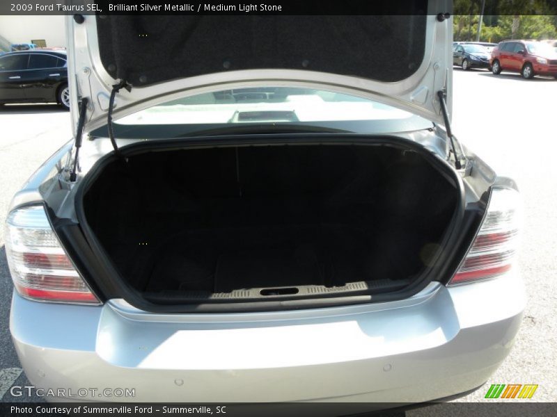 Brilliant Silver Metallic / Medium Light Stone 2009 Ford Taurus SEL
