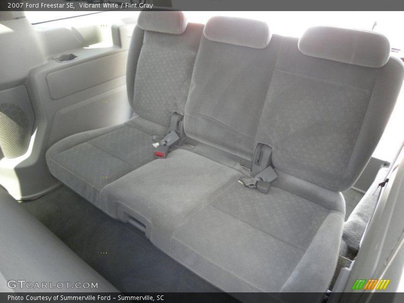 Vibrant White / Flint Gray 2007 Ford Freestar SE
