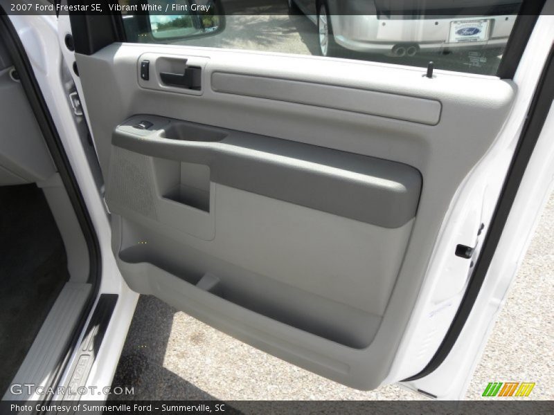 Vibrant White / Flint Gray 2007 Ford Freestar SE