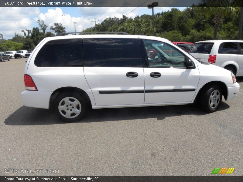 Vibrant White / Flint Gray 2007 Ford Freestar SE