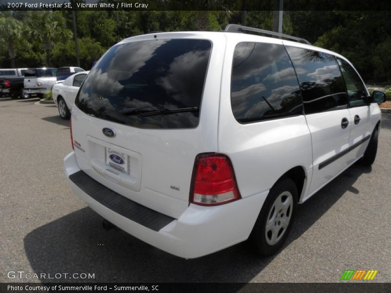 Vibrant White / Flint Gray 2007 Ford Freestar SE