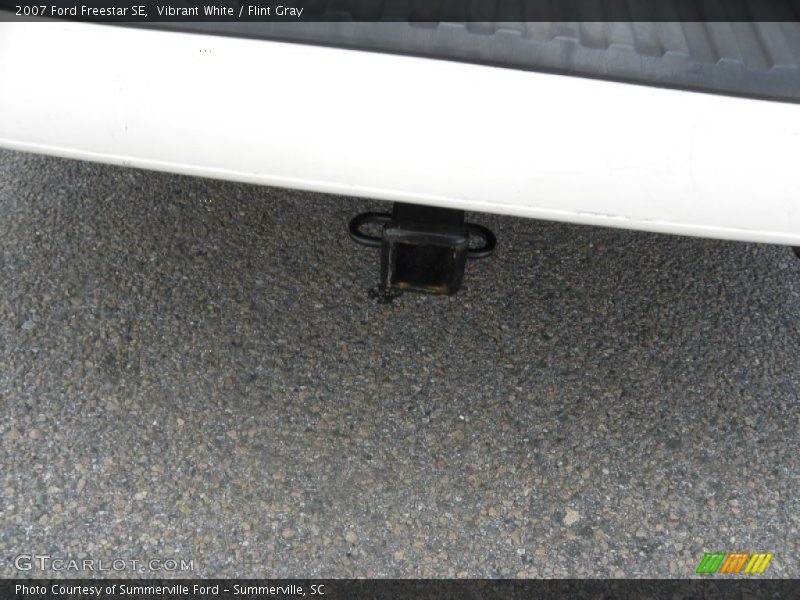 Vibrant White / Flint Gray 2007 Ford Freestar SE
