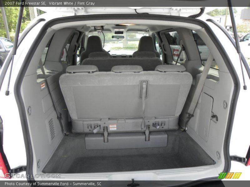 Vibrant White / Flint Gray 2007 Ford Freestar SE