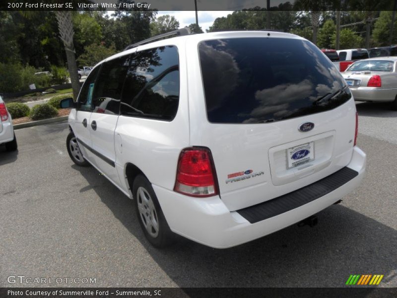 Vibrant White / Flint Gray 2007 Ford Freestar SE