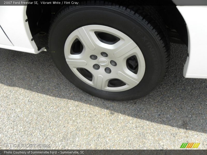 Vibrant White / Flint Gray 2007 Ford Freestar SE
