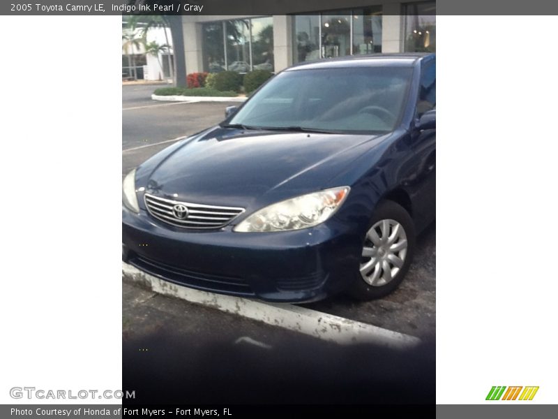 Indigo Ink Pearl / Gray 2005 Toyota Camry LE