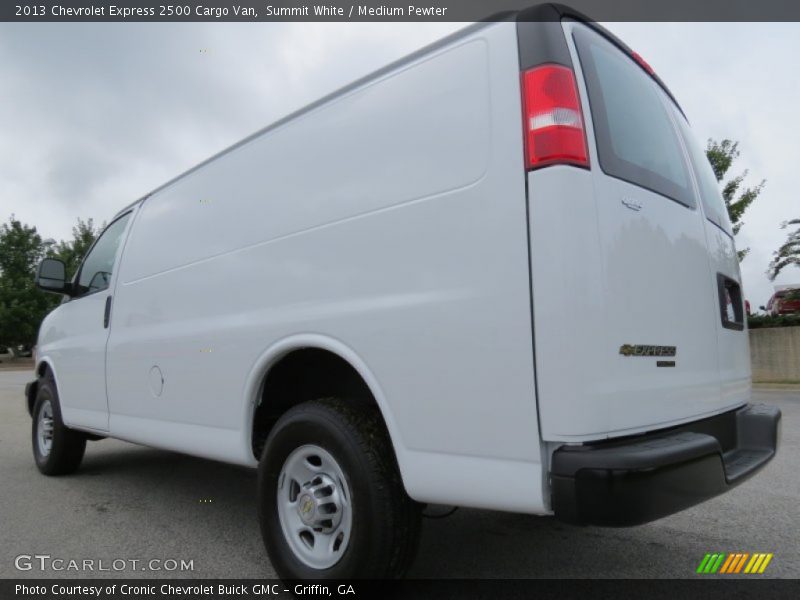Summit White / Medium Pewter 2013 Chevrolet Express 2500 Cargo Van