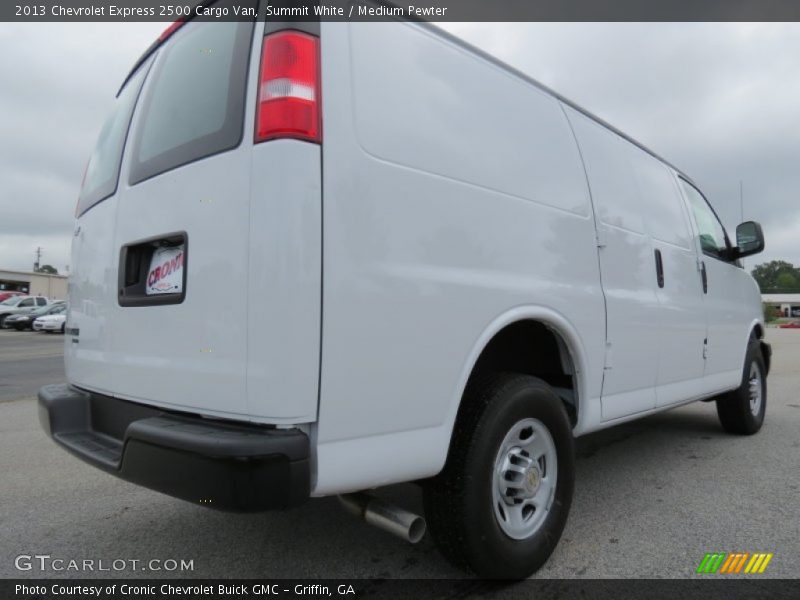Summit White / Medium Pewter 2013 Chevrolet Express 2500 Cargo Van