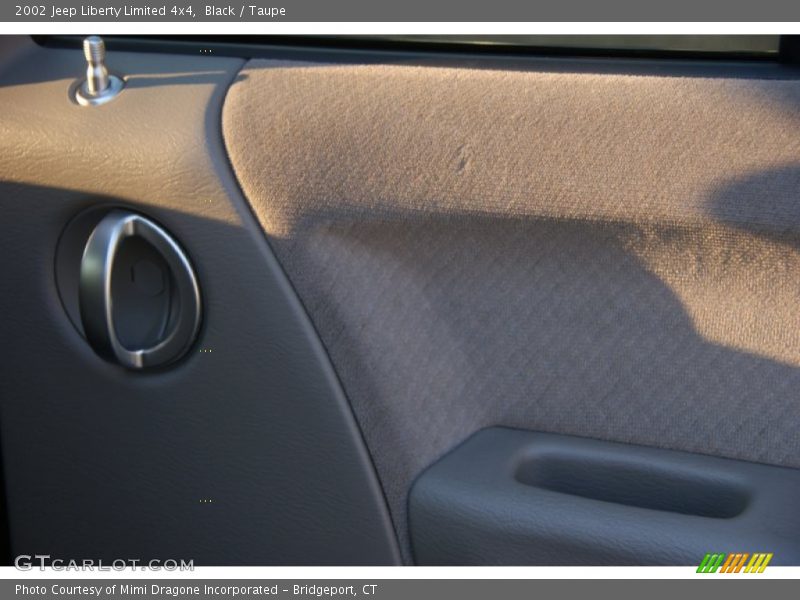 Black / Taupe 2002 Jeep Liberty Limited 4x4