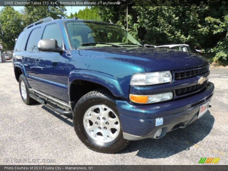 Front 3/4 View of 2005 Tahoe Z71 4x4