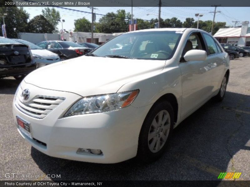 Super White / Bisque 2009 Toyota Camry XLE