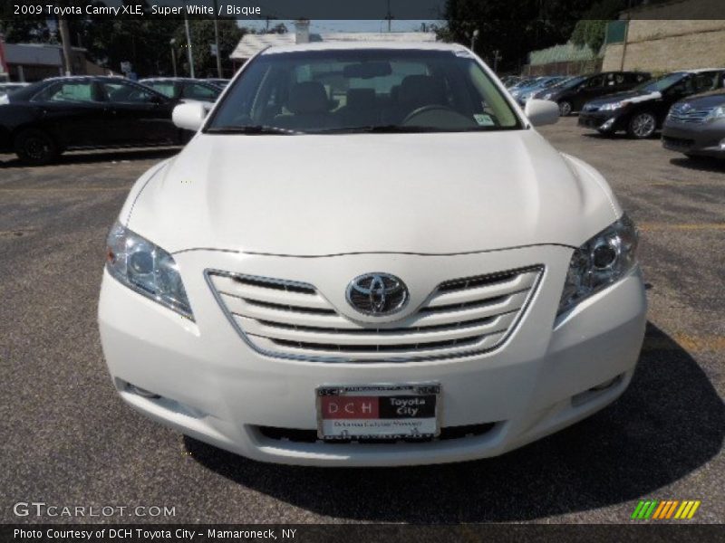 Super White / Bisque 2009 Toyota Camry XLE