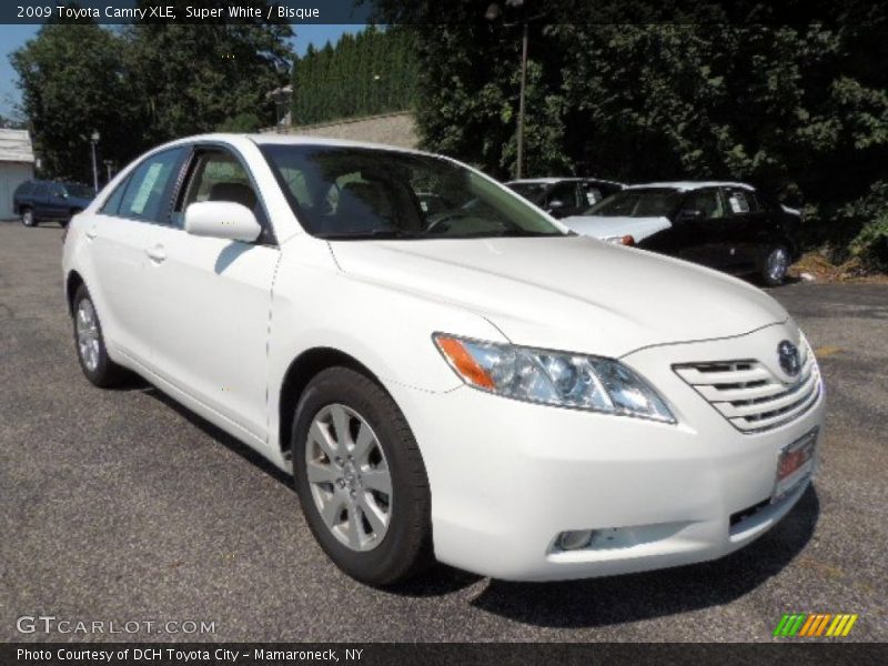 Super White / Bisque 2009 Toyota Camry XLE