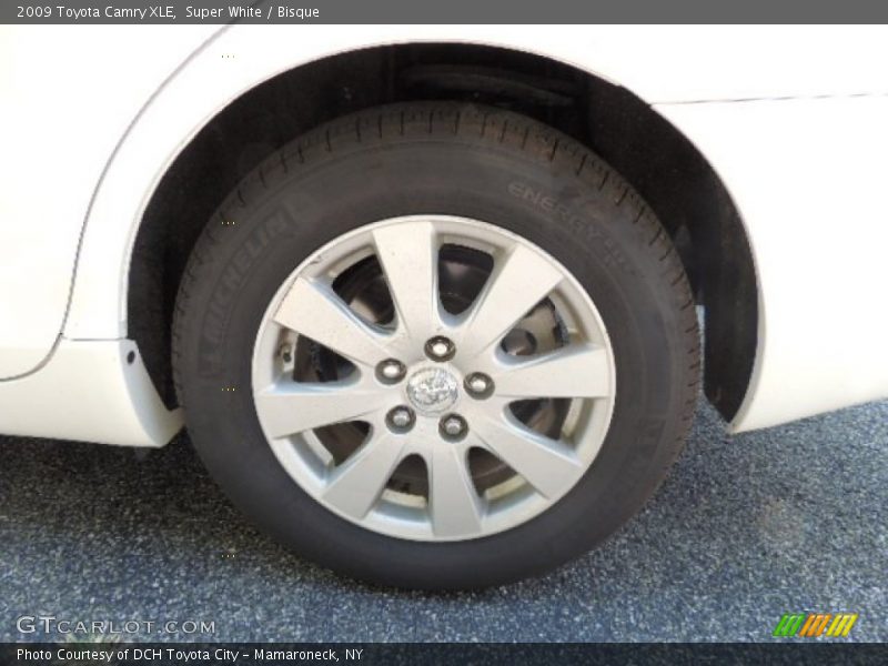 Super White / Bisque 2009 Toyota Camry XLE
