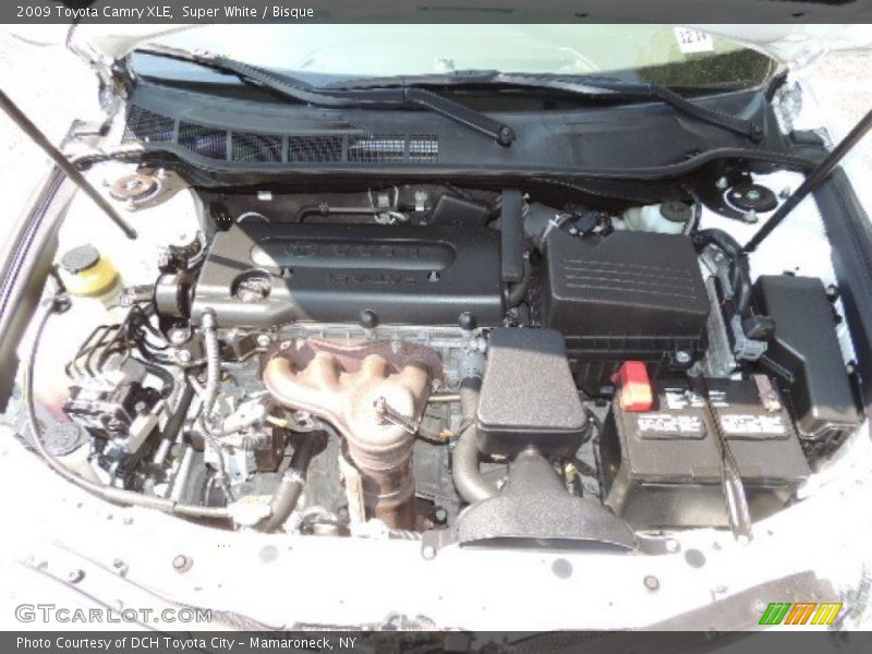 Super White / Bisque 2009 Toyota Camry XLE