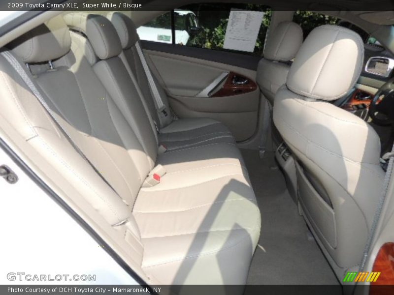 Super White / Bisque 2009 Toyota Camry XLE