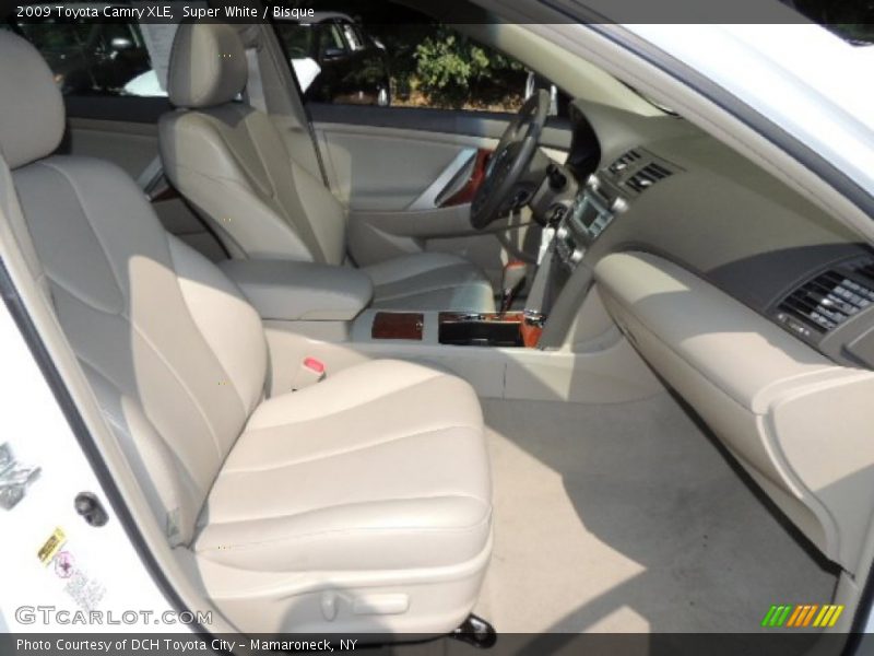 Super White / Bisque 2009 Toyota Camry XLE
