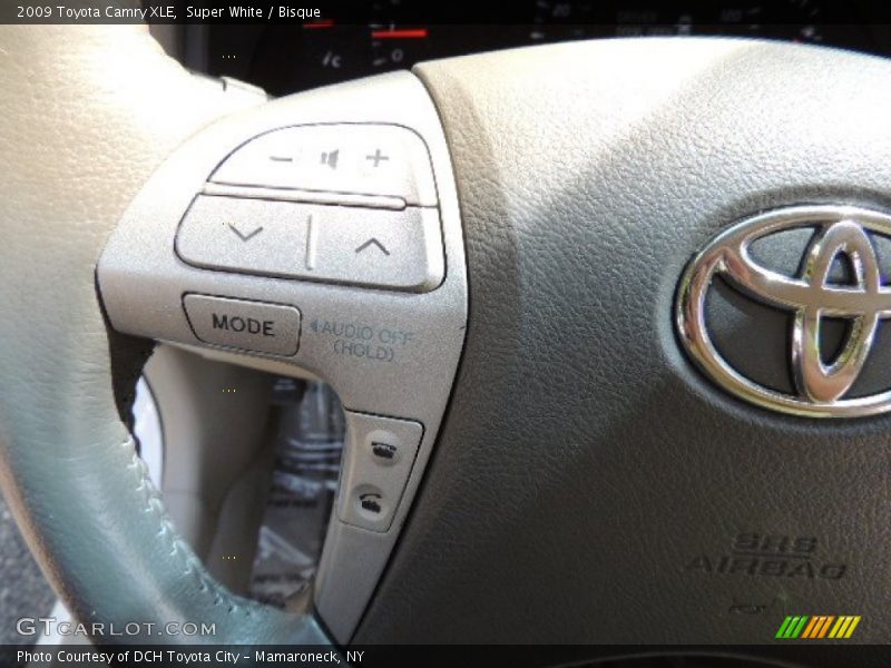 Super White / Bisque 2009 Toyota Camry XLE