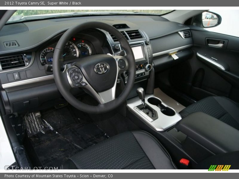 Super White / Black 2012 Toyota Camry SE