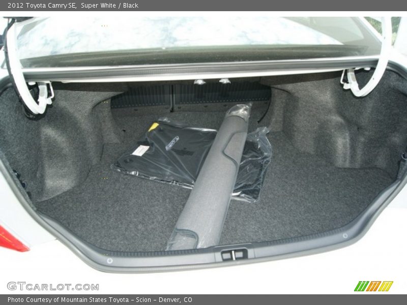 Super White / Black 2012 Toyota Camry SE