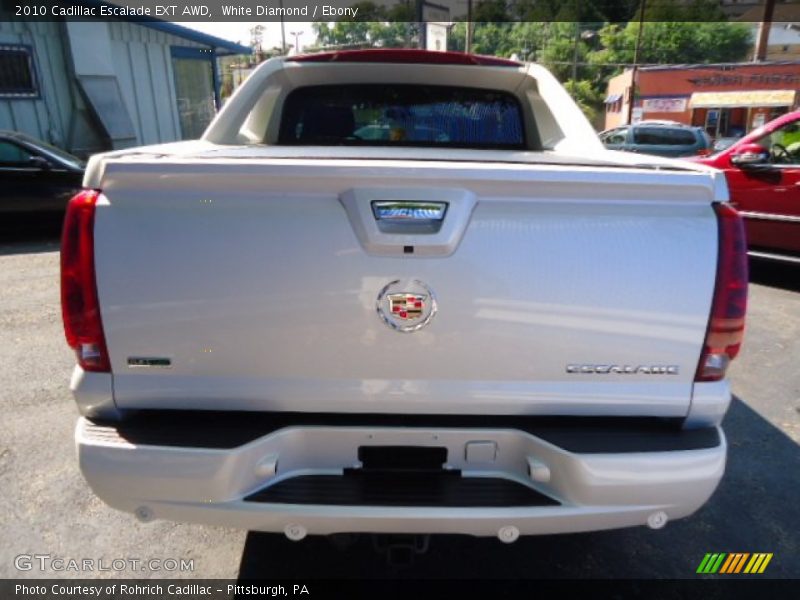 White Diamond / Ebony 2010 Cadillac Escalade EXT AWD