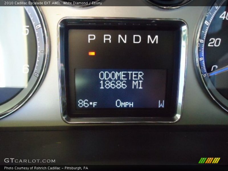 White Diamond / Ebony 2010 Cadillac Escalade EXT AWD