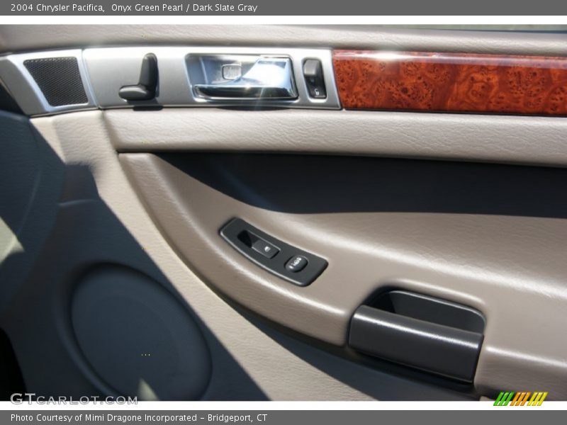 Onyx Green Pearl / Dark Slate Gray 2004 Chrysler Pacifica